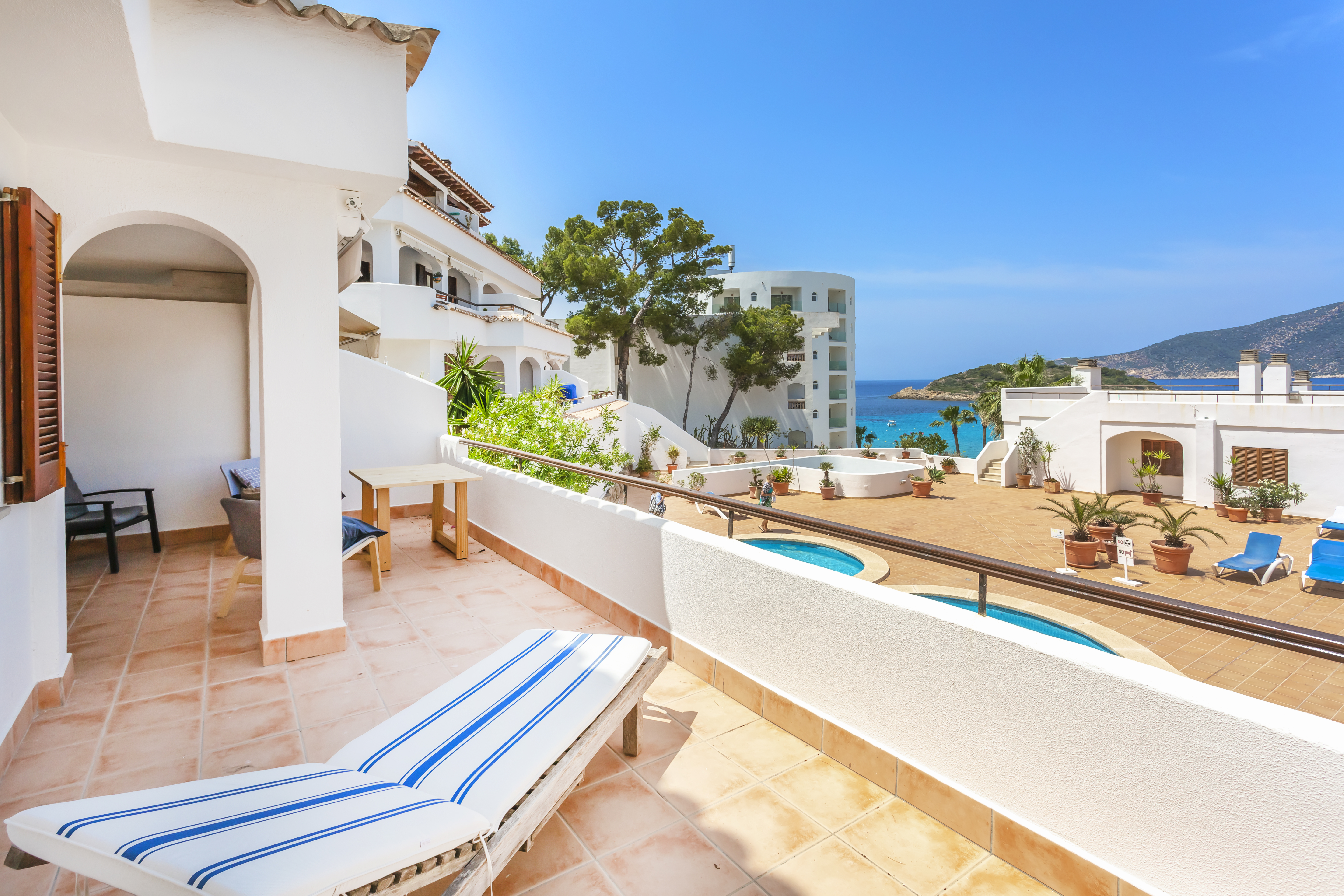 Cover MARINA I in beautiful San Telmo